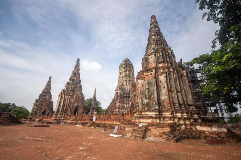From Bangkok: Affordable Ayutthaya Highlights Tour - Wat Mahathat: The Buddha Head Wrapped in Tree Roots