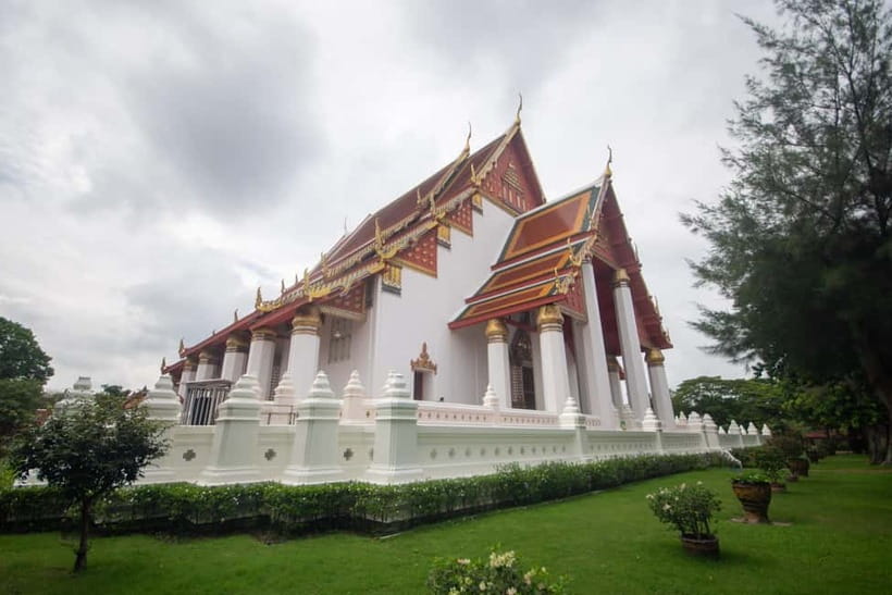 From Bangkok: Affordable Ayutthaya Highlights Tour - The Mid-Tour Restaurant Stop: Lunch Isn’t Included, but You’ll Eat