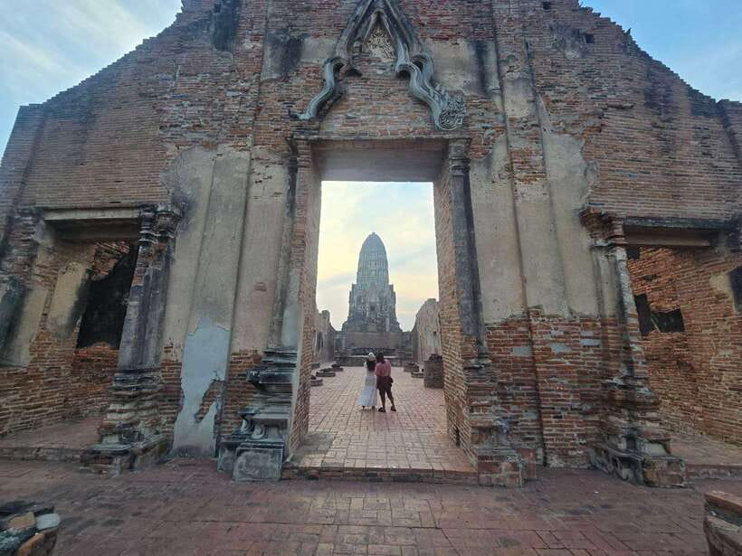 From Bangkok: Ayutthaya Afternoon Tour with Boat & Tuk-Tuk - One-hour tuk-tuk ride: a bumpy but memorable way to see illuminated ruins