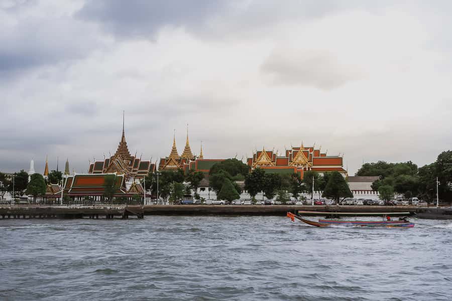 From Bangkok: Ayutthaya Day Tour by Bus with River Cruise - Wat Mahathat: The Buddha Head Tied to the Tree