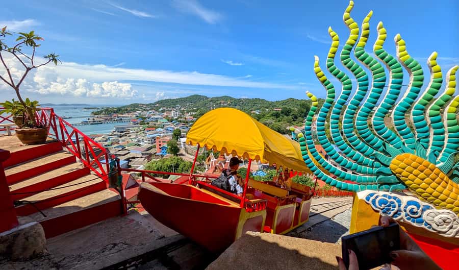 From Bangkok: Day Tour Koh Sichang Island with Tuktuk Tour - The shared ferry ride: what 45 minutes buys you