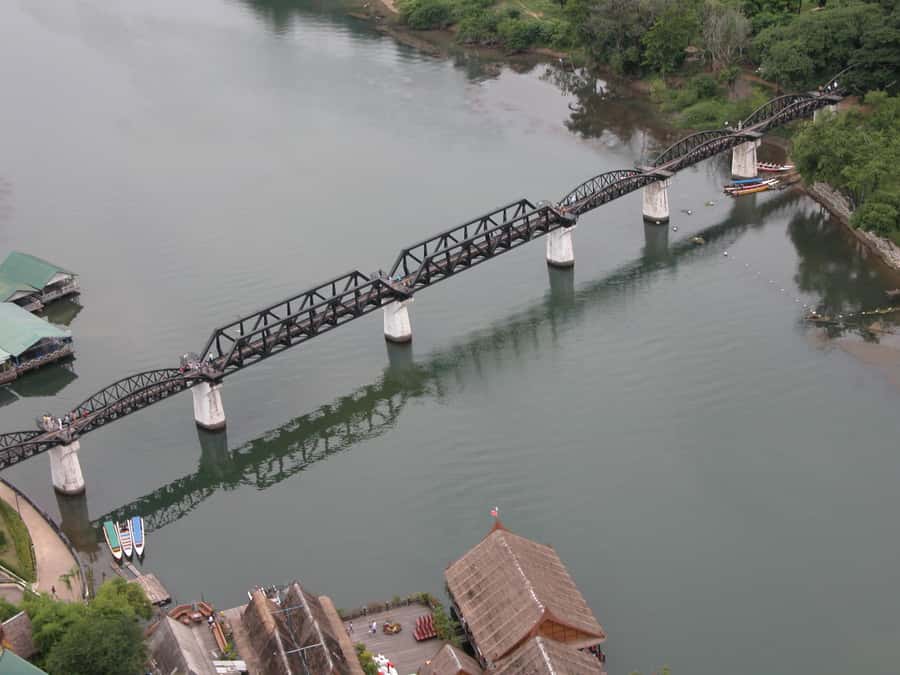 From Bangkok: Death Railway & River Kwai Bridge Private Tour - Lunch in a Traditional Thai Restaurant: Fuel for an Emotional Day