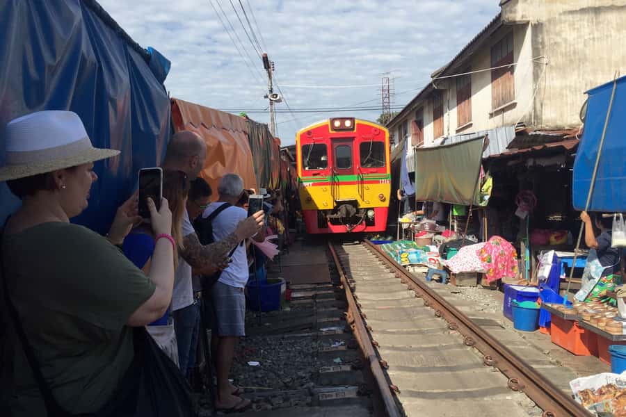 From Bangkok: Floating Market & Ayutthaya Private Day Trip - Samut Songkhram by long-tail boat: a quick ride that changes your perspective