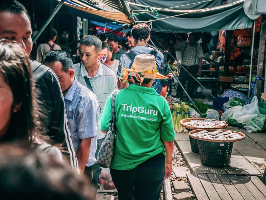 From Bangkok: Maeklong Railway and Floating Market Day Tour - Getting to Damnoen Saduak by longtail boat