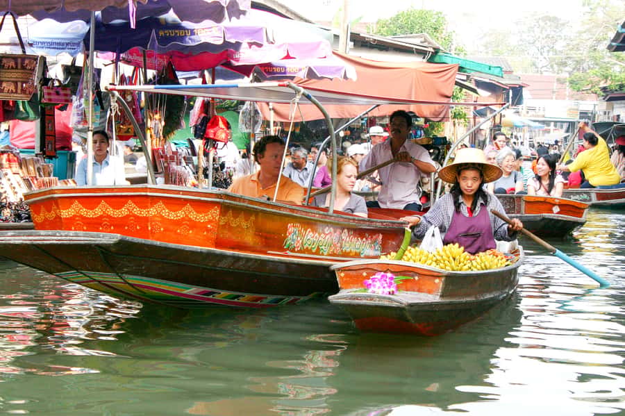 From Bangkok: Maeklong Railway and Floating Market Food Tour - The coconut farm and palm sugar surprise (when it’s included)