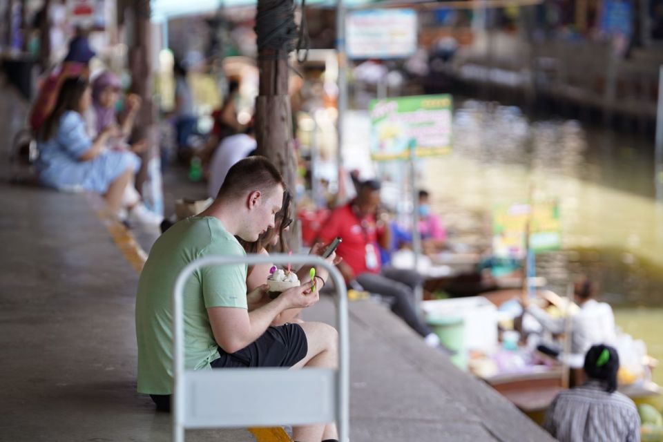 From Bangkok : Meklong Railway Market By Bus - How the 7-hour plan works from River City Bangkok