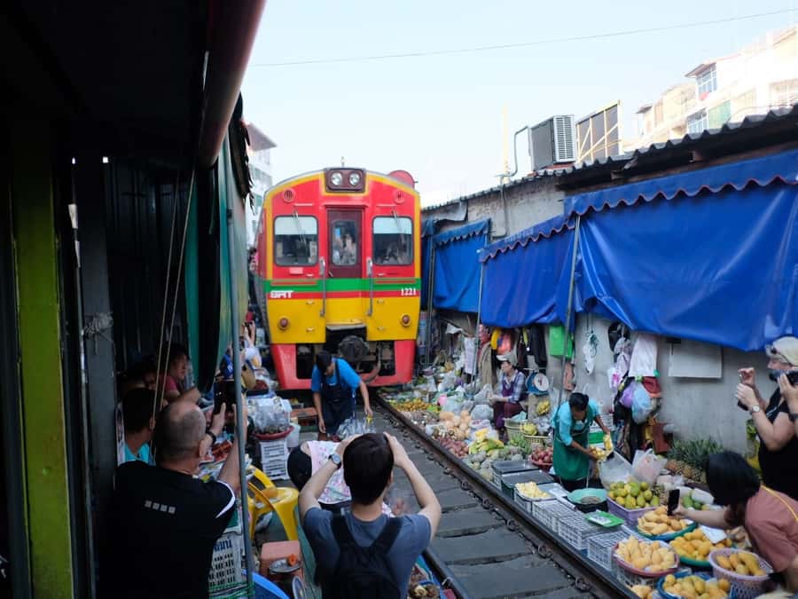 From Bangkok: Private Railway and Floating Market Tour - From a Palm Sugar Plantation to a Traditional Family Process