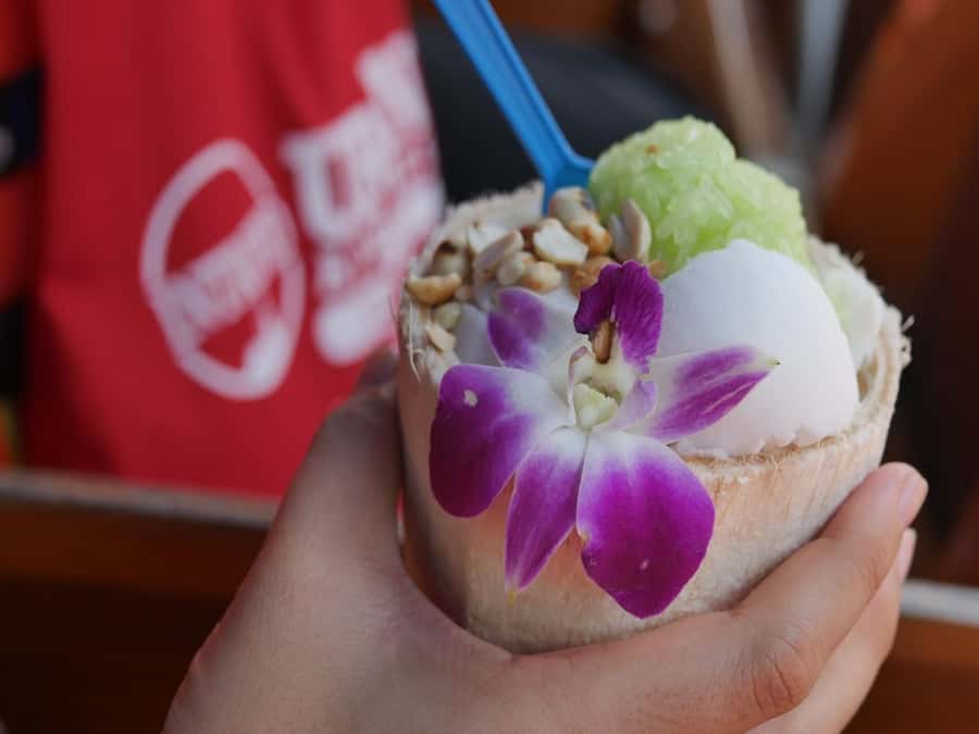 From Bangkok: Private Railway and Floating Market Tour - A Guide Makes the Difference: English Support You Can Actually Use