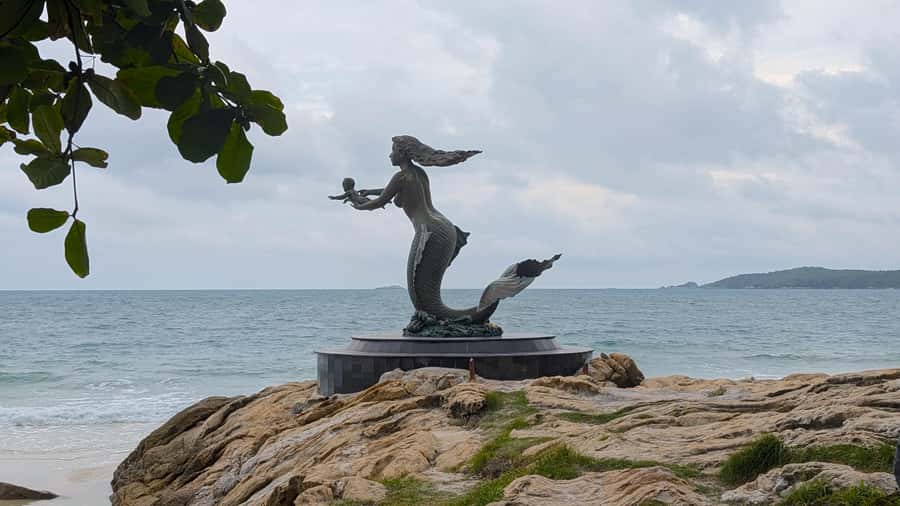 From Bangkok: Self-guided Day Tour to Koh Samet Island - Choosing Beaches Like a Pro: Where the Day Can Shine (and Where It Can Miss)