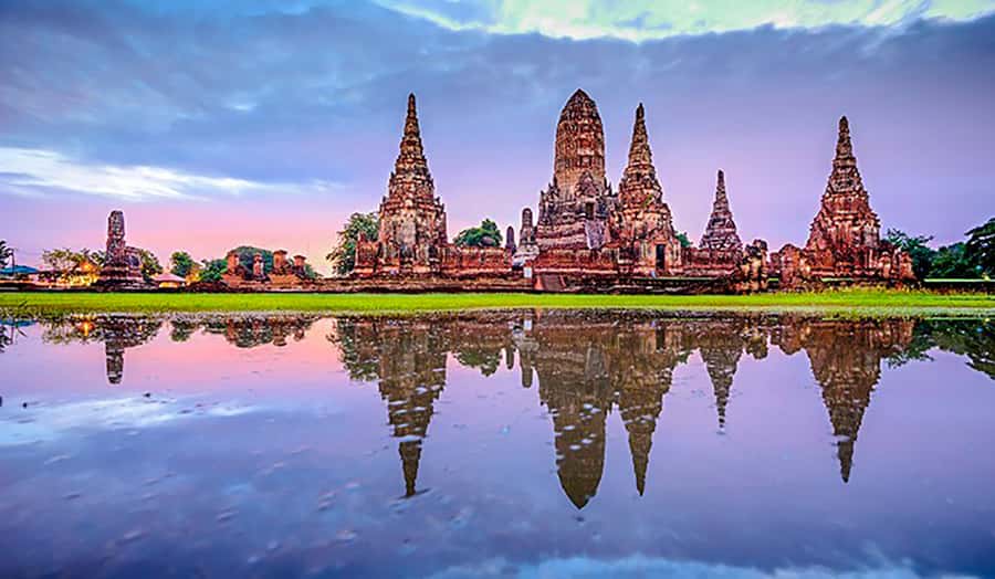 From Bangkok: Tour Ayutthaya + Lunch + Spanish guide - Thai lunch break: included food that keeps the day moving
