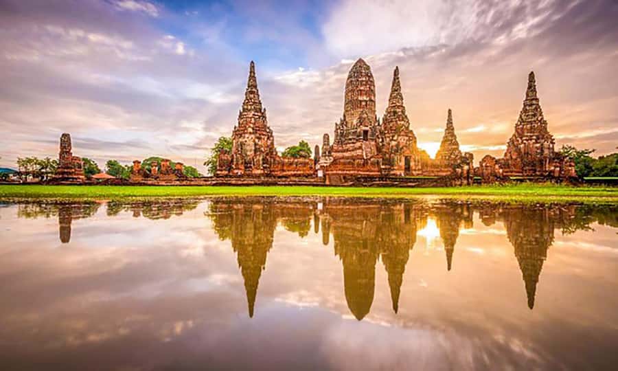 From Bangkok: Tour Ayutthaya + Lunch + Spanish guide - Wat Phra Si Sanphet: start with Ayutthaya’s royal heart