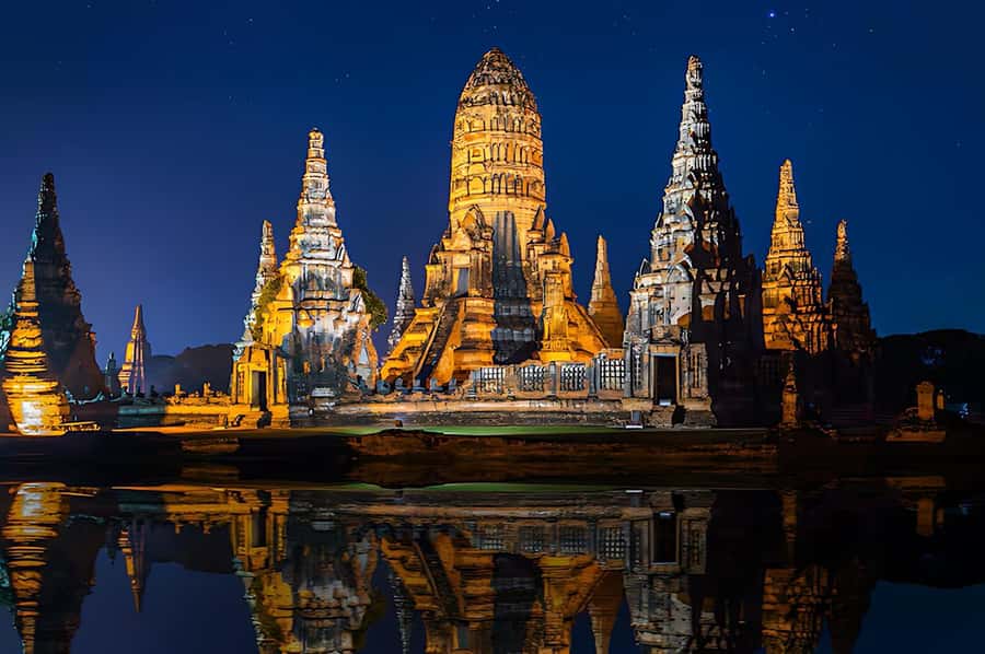 From Bangkok:Ayutthaya Night Temples&Market with local Snack - Why Ayutthaya looks different at night