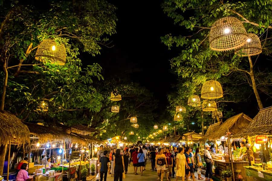 From Bangkok:Ayutthaya Night Temples&Market with local Snack - Wat Yai Chai Mongkhon: serene Buddha faces and a big chedi moment