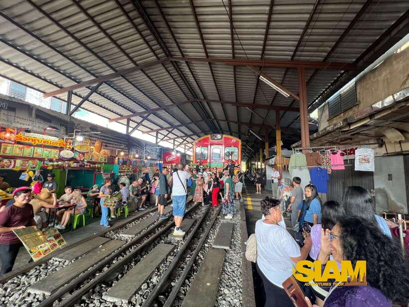 From Bangkok:Damnoen Floating Market and Railway Market Tour - From Bangkok to the Markets: the AC ride and what to plan for