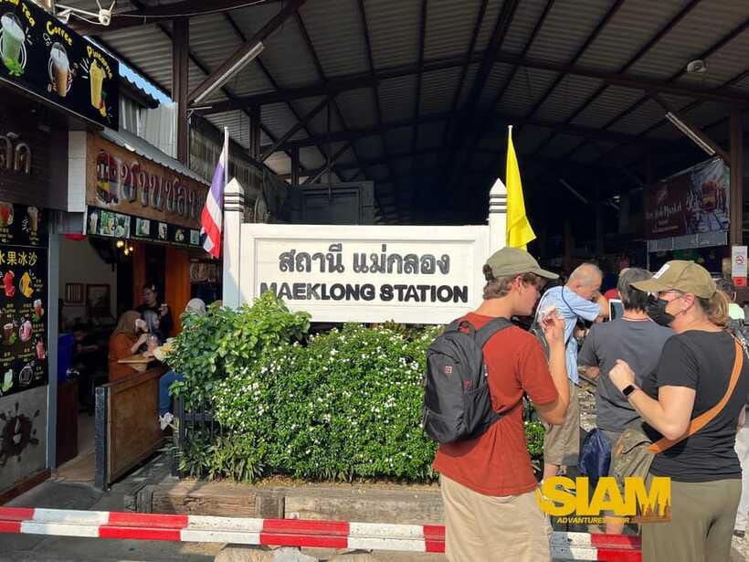 From Bangkok:Damnoen Floating Market and Railway Market Tour - Timing and logistics: why the 6 hours matter