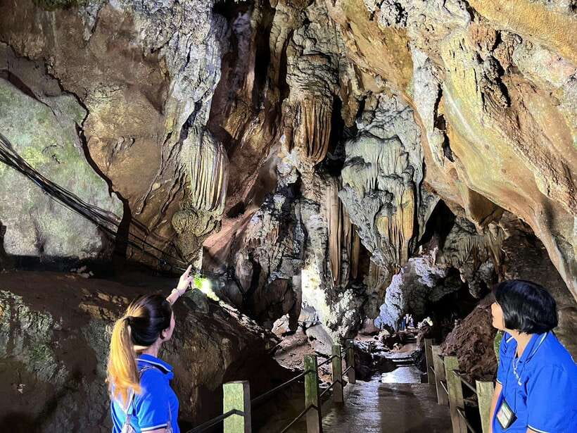 From Chiang Mai: Chiang Dao Cave & 5 Hill Tribe Villages - Chiang Dao Cave and Temple: where the day earns its ticket