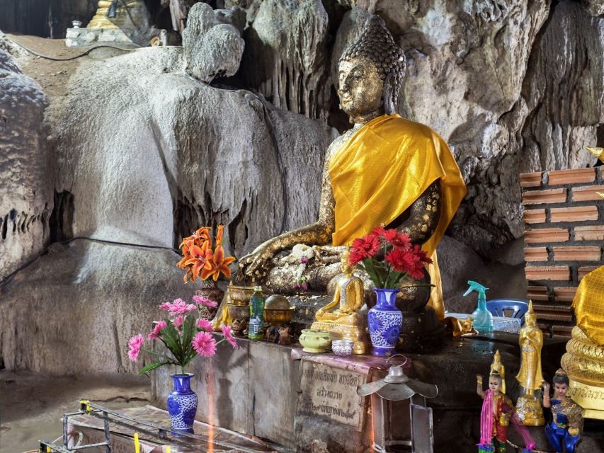 From Chiang Mai: Chiang Dao Cave Trekking Full-Day Tour - Market stop and lunch: where you build energy for Bua Thong