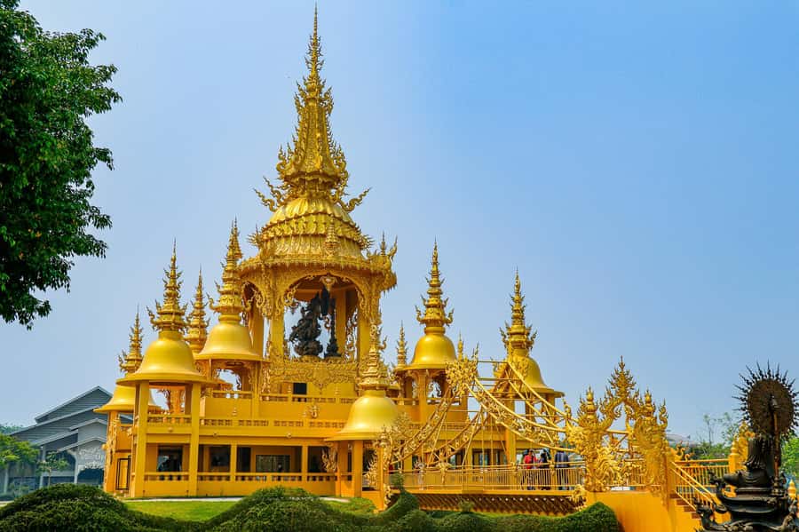 From Chiang Mai: Chiang Rai 2 Temples and Golden Triangle - White Temple (Wat Rong Khun): modern architecture with symbolic ambition