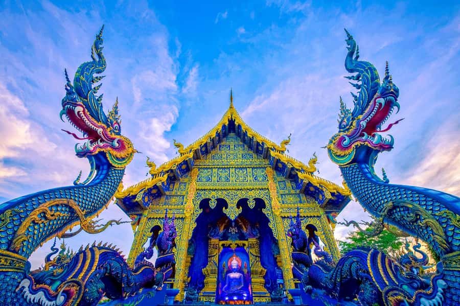 From Chiang Mai: Chiang Rai Guided Day Trip - Big Buddha viewpoint: views plus a rare inside moment