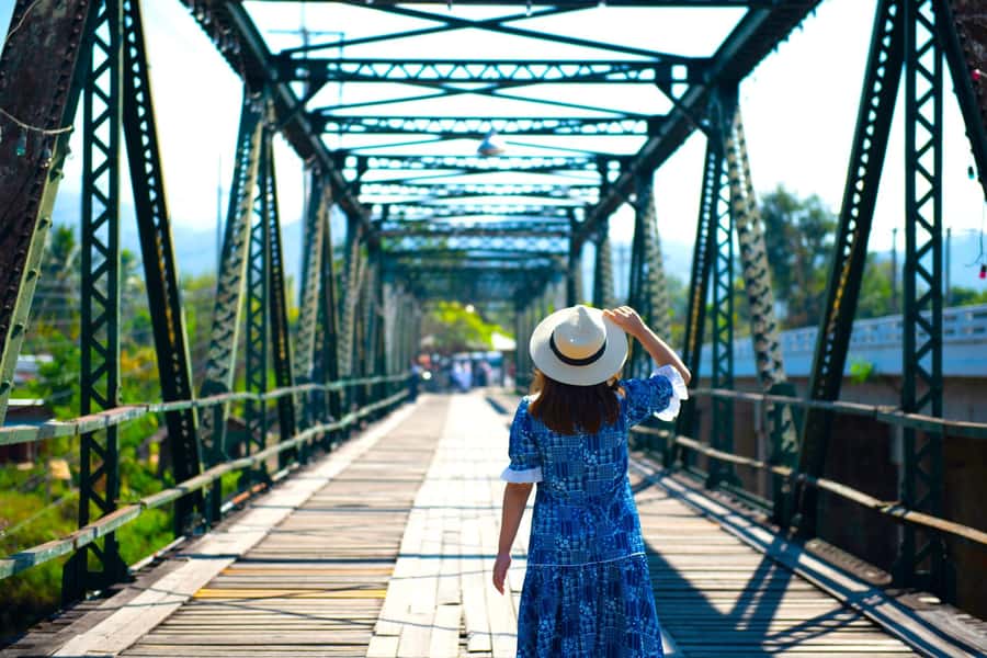 From Chiang Mai: Day Tour to Pai Highlights by Private Car - Wat Phrathat Mae Yen and the Big White Buddha Views