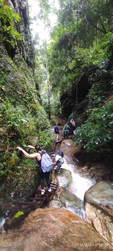 From Chiang Mai: Doi Saket Hiking Tour with Lunch - Lunch by the stream, then up to the waterfall: the best payoff of the day
