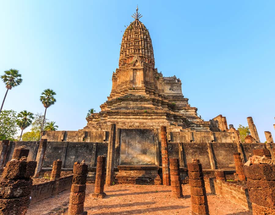 From Chiang Mai: Guided Tour of Sukhothai's UNESCO Heritage - Smaller temples after the big hits: Wat Sa Si and Wat Si Sawai