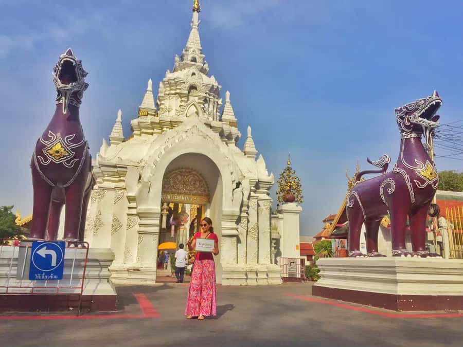 From Chiang Mai: Lamphun and Lampang Temples Tour - Lampang Food Market Visit: One Hour to Grab Local Snacks