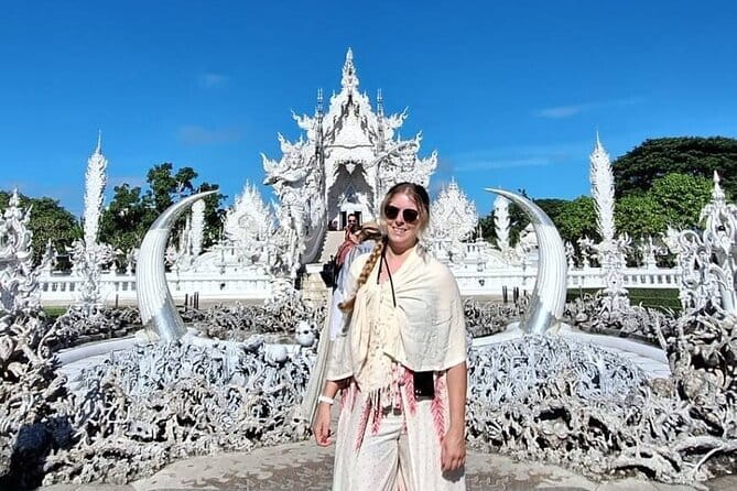 From Chiang Rai: 3 Temples, Golden Triangle Tour, Tea Plantation - Wat Rong Seur Ten (Blue Temple): Artistic Style and a Local Story