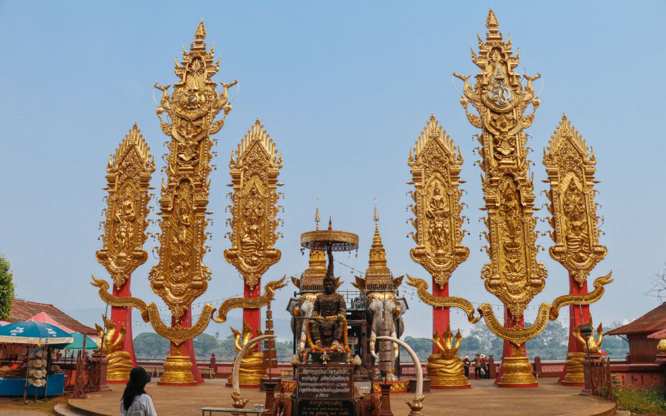 From Chiang Rai: Famous Temples and Golden Triangle Day Tour - The Blue Temple: Artful Color and a Less-Expected Stop
