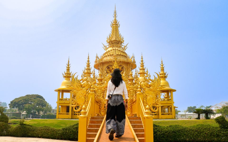 From Chiang Rai: Famous Temples and Golden Triangle Day Tour - Golden Triangle Park and the Hall of Opium Museum