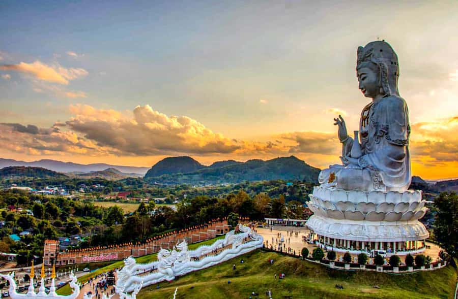 From Chiang Rai: The best of Chiang Rai with Spanish Guide - Why This Chiang Rai Best-Of Temple Route Makes Sense