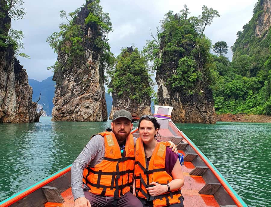 From Khao Lak : Cheow Lan Lake Day Trip : LUNCH at PHUTAWAN - The Rajjaprabha Dam Stop: A Scenic Reset Before the Main Park