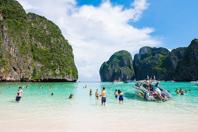 From Krabi - 4 Islands Speedboat Tour with Lunch & Snorkelling - Poda Island: Thai lunch in a beach-and-water slot