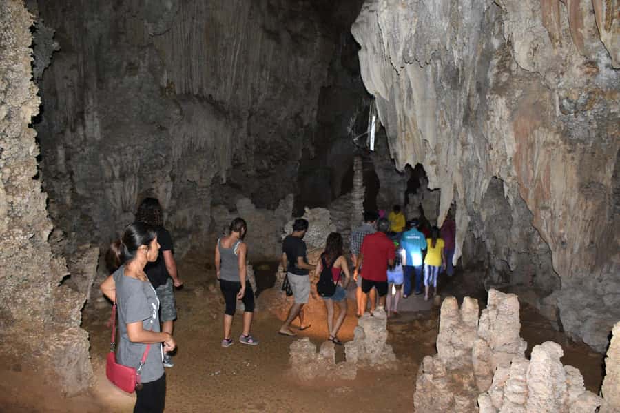 From Krabi: Cheow Lan Lake Cruise and Khao Sok Jungle Hike - Swimming and kayaking time on Cheow Lan: use the hour wisely