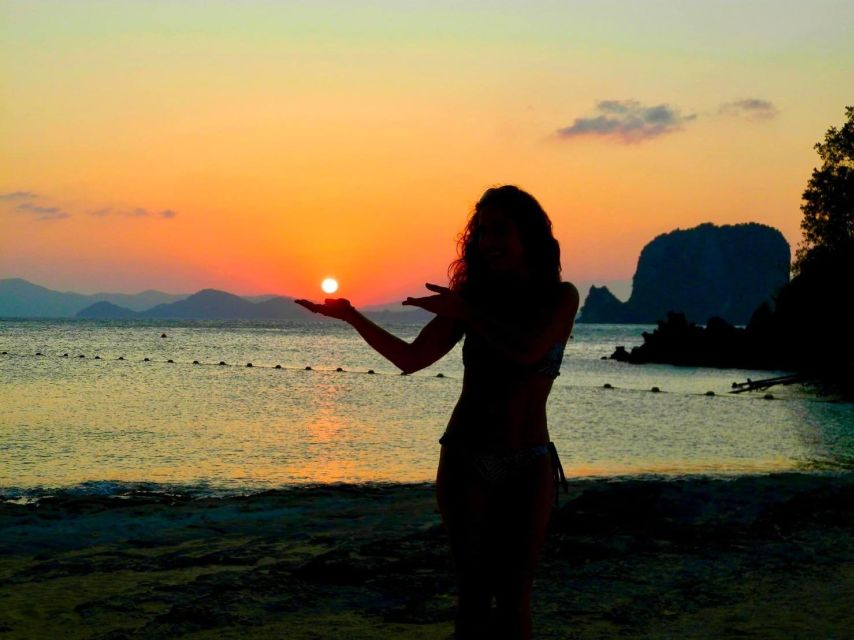 From Krabi: Hong Island Sunset Tour+Bioluminescent Plankton - Pakbia Island sunset + Thai buffet dinner: the calm, romantic part of the day