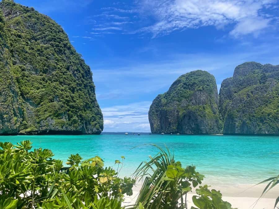 From Krabi: Phi Phi Early Bird & 4 Islands by Speedboat - Maya Bay: no swimming, but it’s still the star if you arrive early