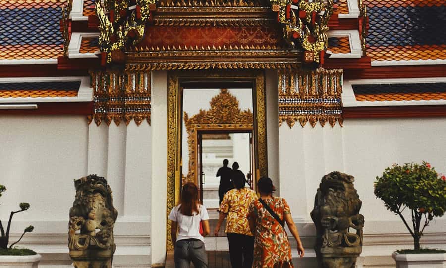 From Pattaya: Bangkok Temples Full-Day Tour - Temple dress code and what to pack (so you don’t get stopped)