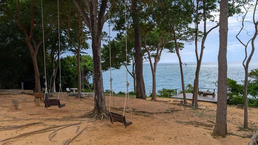 From Pattaya: Self-guided Day Tour to Koh Samet Island - Beach time vs. scooter time: rent one or stay close to the pier