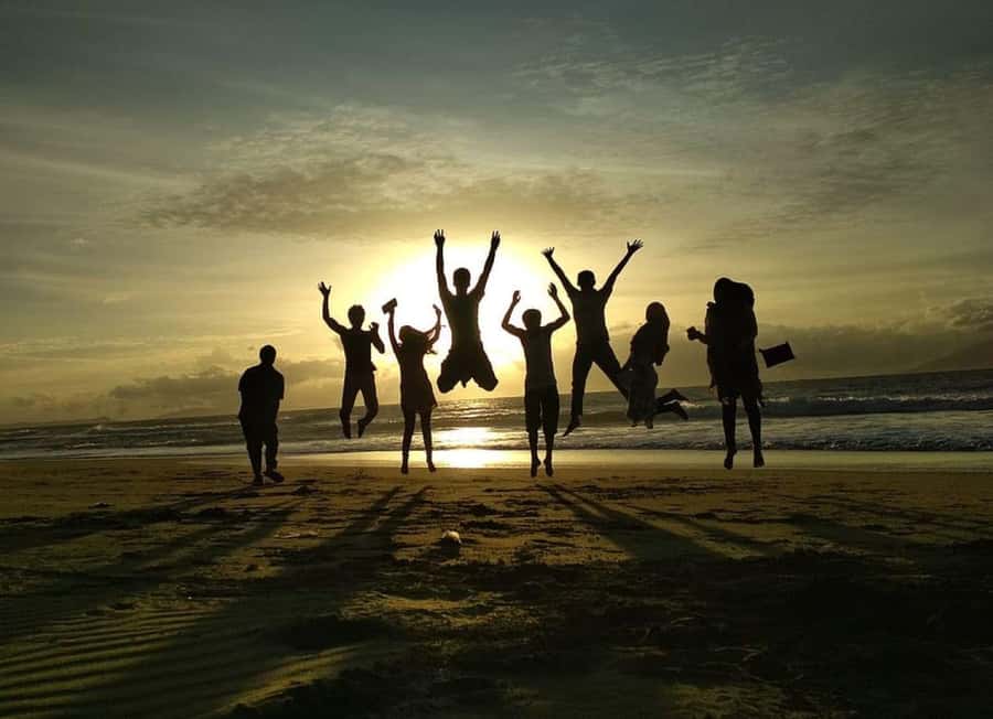 From Phi Phi Don:Sunset and Plankton Snorkeling by Speedboat - Monkey Bay and the Crab-Eating Macaques Start Off the Day