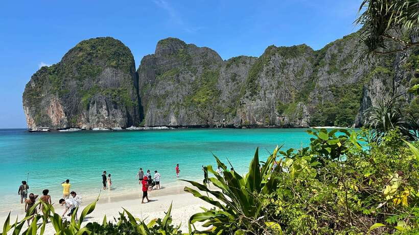 From Phi Phi Island :Half-day Tour by Longtail Boat - When weather and motion can change the day