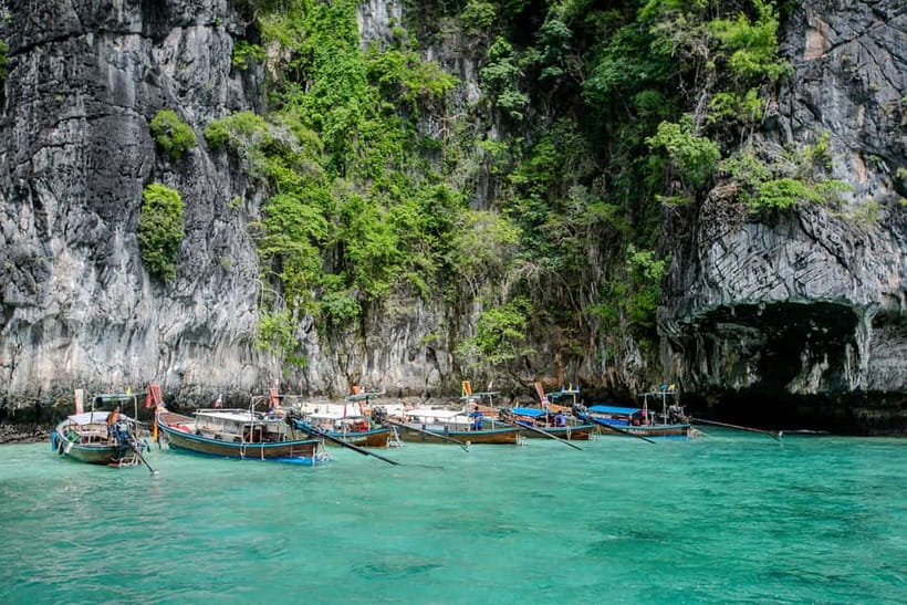 From Phi Phi : Maya Bay Longtail Boat Tour - Maya Bay and The Beach: the famous stop, with access rules