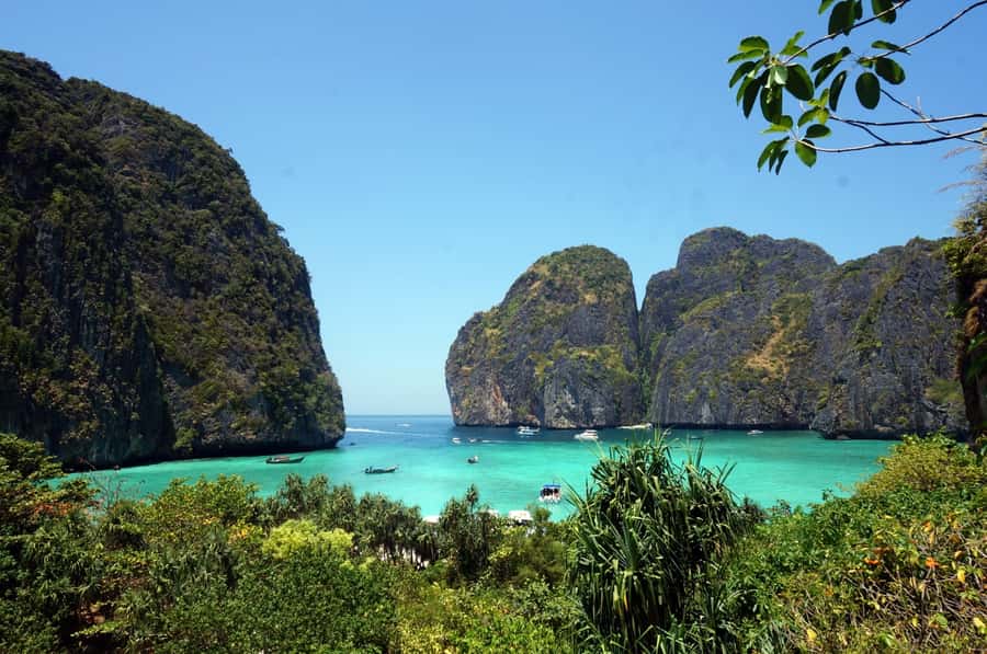 From Phuket: Phi Phi Island Private Full-Day Speedboat Trip - Phi Phi Don Lunch Break: When Food Quality Becomes the Wild Card