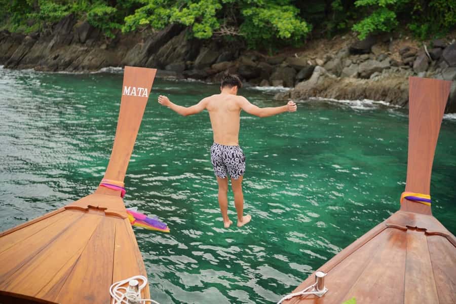 From Phuket : Private Luxury Long Boat to Khai Islands - How the guide keeps the day on track