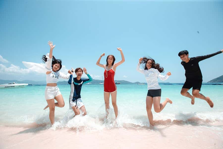 From Phuket: Racha & Maiton Island Dolphin Expedition - Racha Island lunch and beach time: where the day gets more relaxed