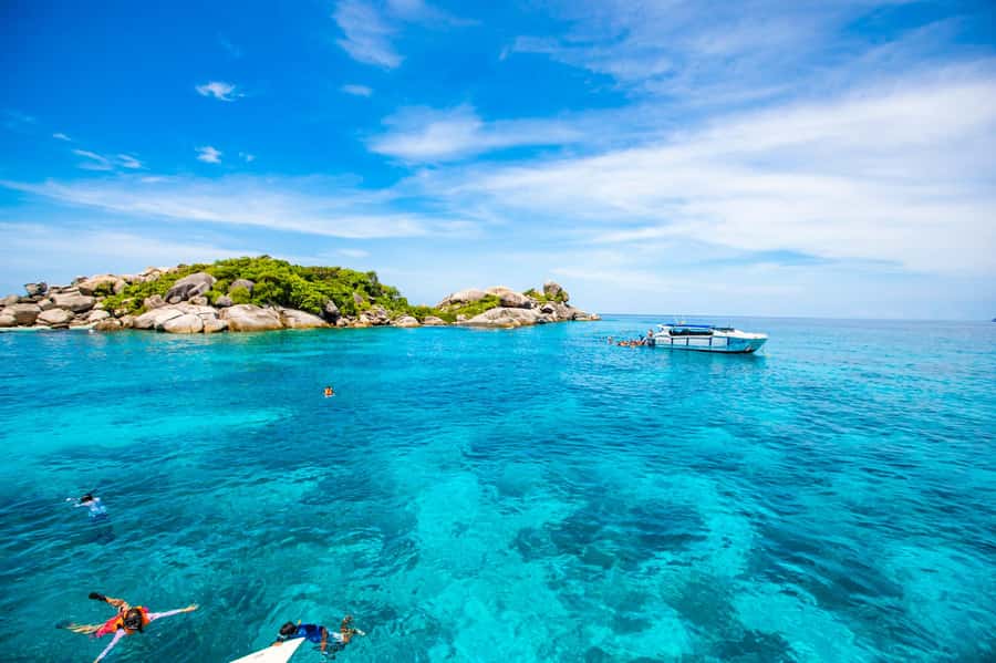 From Phuket: Similan Islands Luxury Trip by Speed Catamaran - Miang Island (Koh 4): Thai buffet lunch on the sand