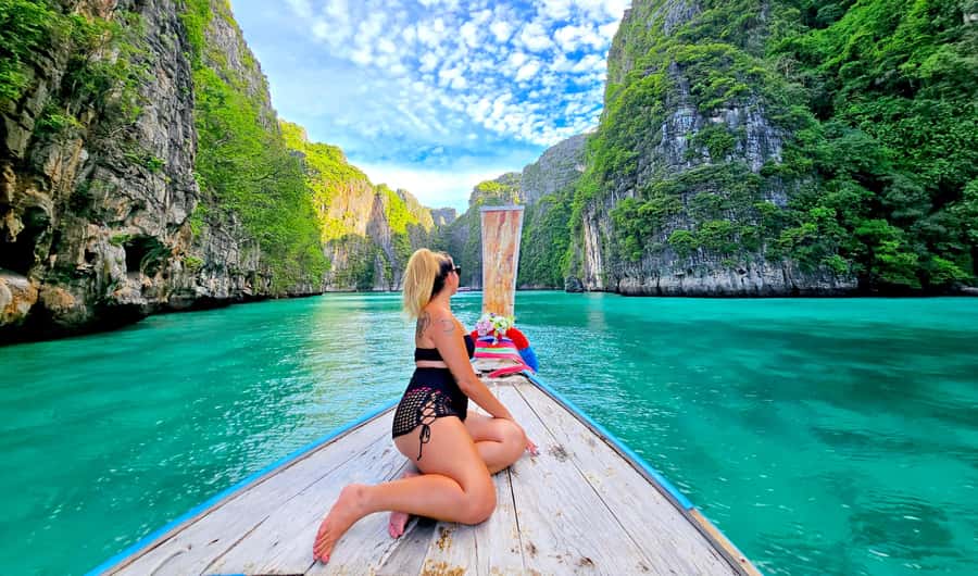 From Railay: Day Trip to Phi Phi with Private Longtail Tour - Photos on Phi Phi: your best shots and the optional longtail styling