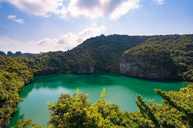 Full Day Ang Thong Islands Luxury Small Group Tour - Koh Mae Ko sea kayaking: calm water and close-up island views