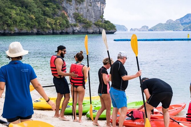 Full Day Ang Thong Islands Luxury Small Group Tour - Lunch and fruit platter: included food that actually holds up