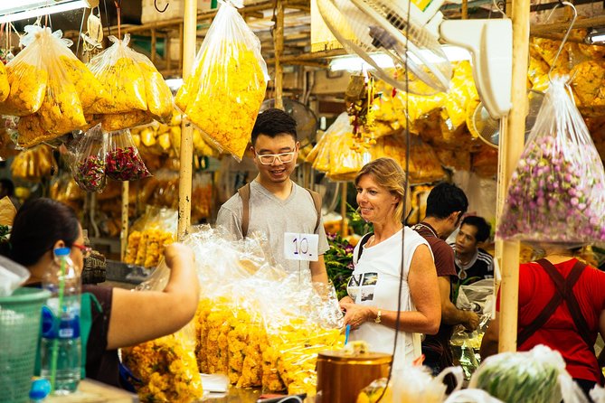 Full Day Bangkok PRIVATE City Tour With Locals - Wat Trimit & Wat Pho tickets - Crossing the River and Seeing Bangkok’s Daily Rhythm