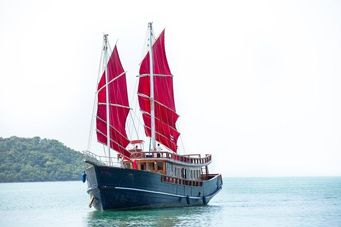Full-Day Cruise to Angthong Marine Park by famous "The Red Baron" - Entering Angthong for the first time: a full-day view of the park